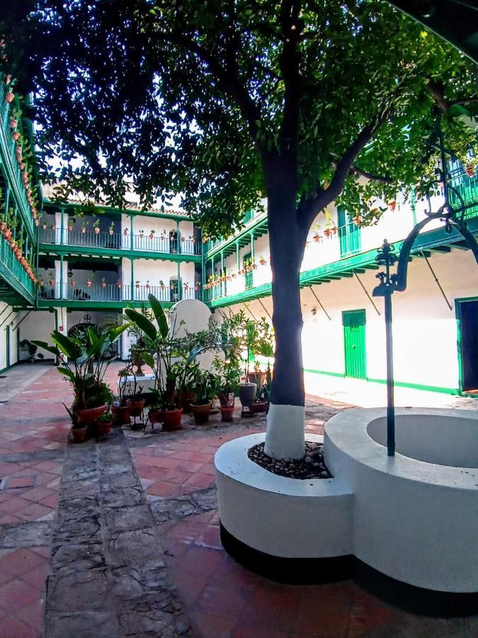 La Puerta Verde De Las Setas De Sevilla 외부 사진
